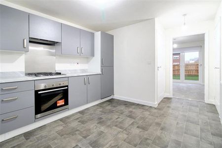 2 bedroom semi-detached house to rent - Photo 4