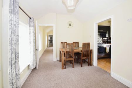 3 bedroom maisonette to rent - Photo 4