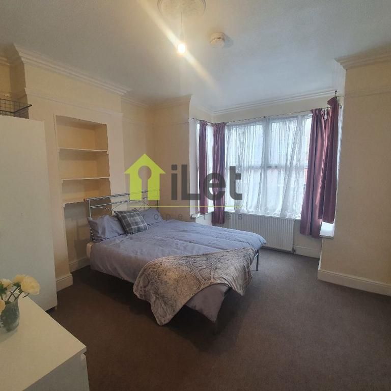 1 bedroom in a house share to rent - Photo 1
