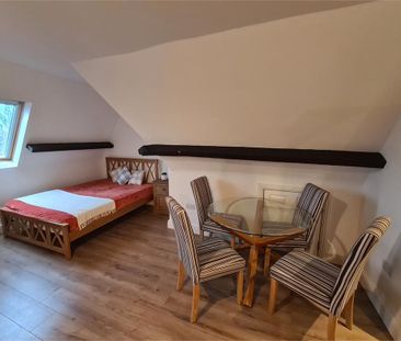 Flat 11, 84 Lincoln Road - Photo 2