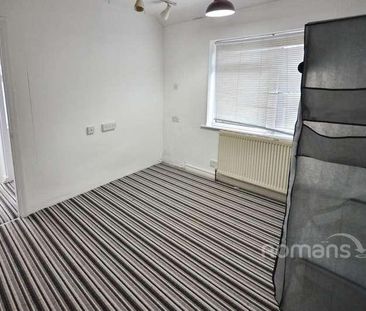 Cranbourne Road, Slough, Berkshire, SL1 - Photo 5