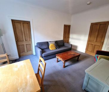 3 bedroom apartment to rent - Photo 6