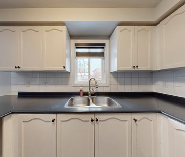 For Lease - 4 Slessor Lane, Brampton, Ontario - Photo 5