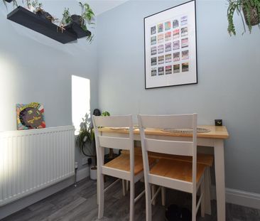 Silcoates Lane, Wrenthorpe, Wakefield - Photo 1