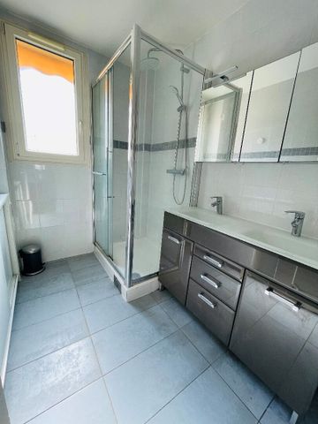 Location Appartement 4 pièces 81m² - Photo 4