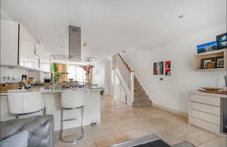 Room in a Shared House, Putney, SW15 - Photo 2