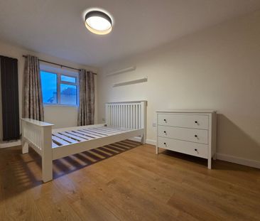 4 Bed Terraced House, Shirley St, E16 - Photo 4