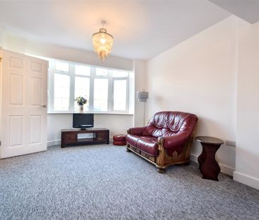 Cheltenham Road, Gloucester - Photo 2