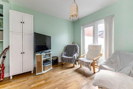 31 Lismain Street, Ravenhill, Belfast, BT6 8NN - Photo 2