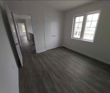 For Lease - 1521 Wheatcroft Drive, Oshawa, Ontario - Photo 1