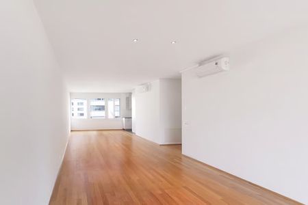 Geräumige 4.5-Zimmer-Wohnung mit Balkon in Zug - Photo 3