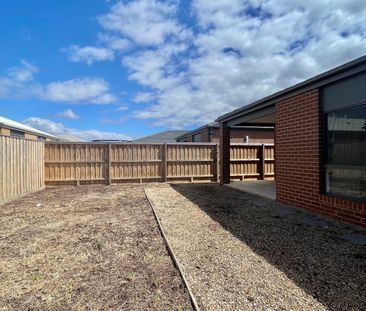 10 Kirsten Street, Wyndham Vale, Vic 3024 - Photo 2