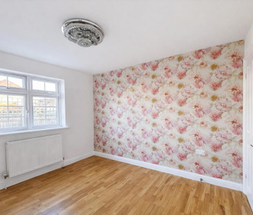 4 bedroom detached bungalow to rent - Photo 3