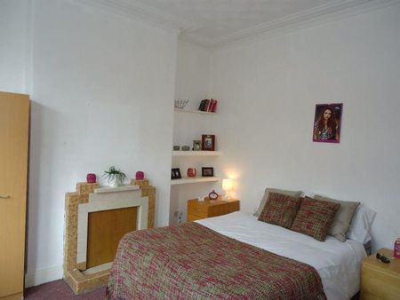 5 bedroom terraced house to rent - Photo 2