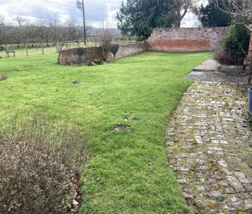 4 bedroom semi-detached house to rent - Photo 6