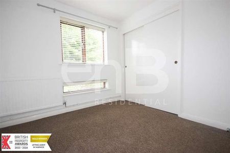 Spring Pool, Warwick, CV34 - Photo 2