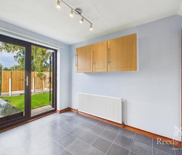 3 bedroom semi-detached house to rent - Photo 3