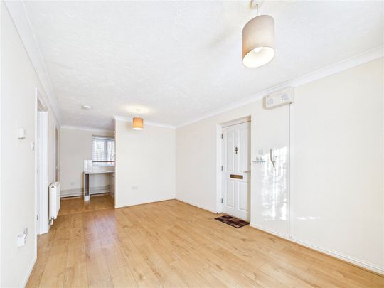 The Drift, Martlesham Heath, Ipswich, Suffolk, IP5 3PL - Photo 1