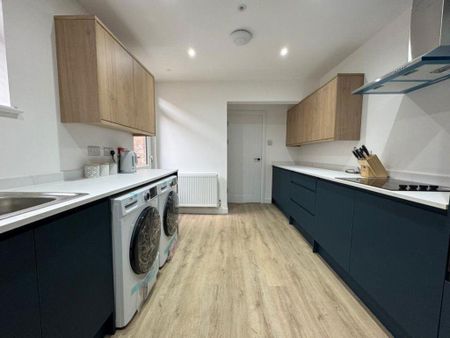 1 bedroom in a house share to rent - Photo 3