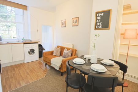 1 Bedroom Home – Medium Let - Photo 3