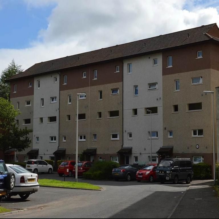 3 bedroom flat to rent - Photo 1