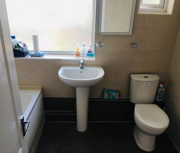 1 bedroom in a house share to rent - Photo 6