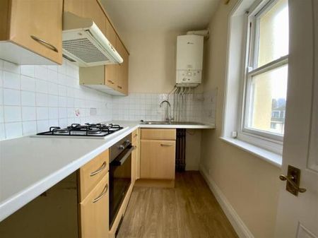 1 bedroom flat to rent - Photo 2