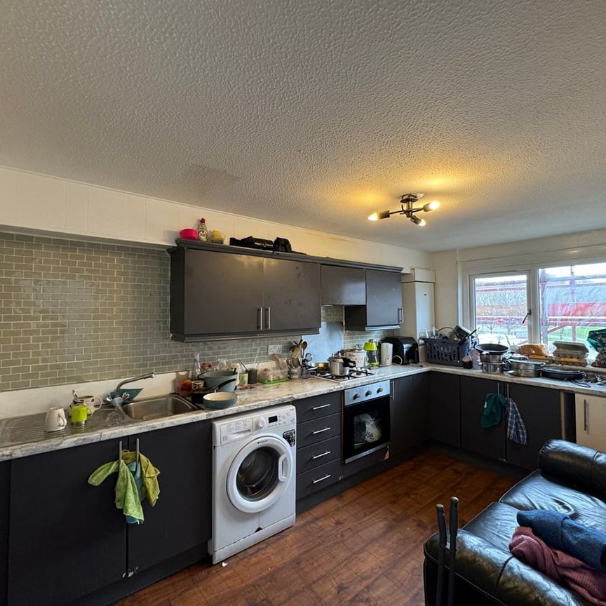 Room in a Shared Flat, Rutherglen, G73 - Photo 1