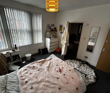 Headingley Mount, - Photo 2