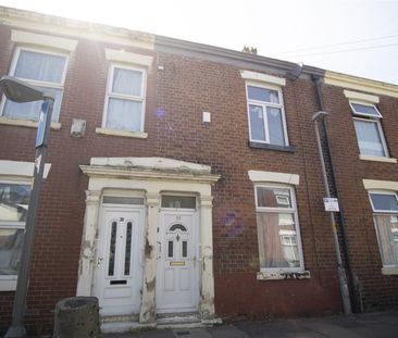 3-Bed Terraced House To Let on Lauderdale Street, Preston - Photo 1
