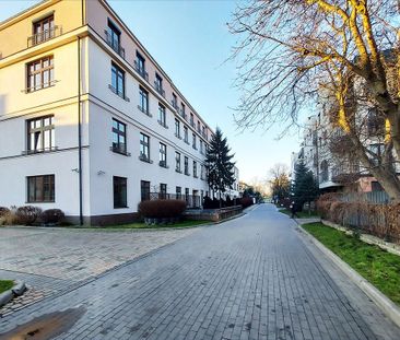 Klimatyczne, wysokie 3 pokoje z antresolą 76.6 m² - Photo 6