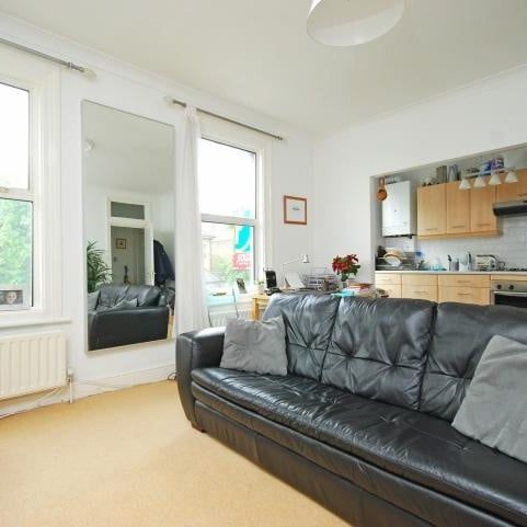 1 Bed Flat, Humber Road, SE3 - Photo 1