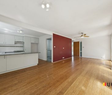 Family Living In Popular Amaroo - Photo 5