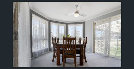 Family Home on 4,202m² with Room to Move - Photo 4