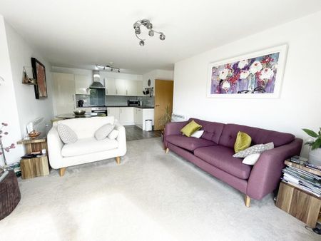 2 bedroom apartment to rent - Photo 3