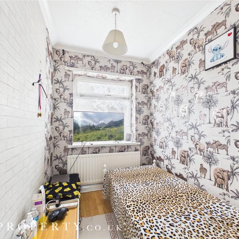 3 bedroom semi-detached house to rent - Photo 1