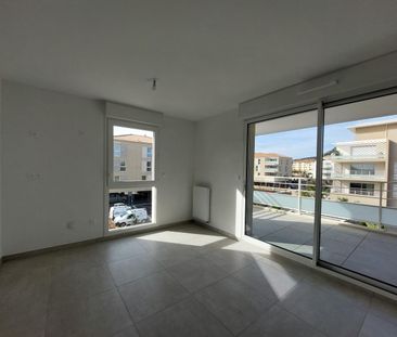 location Appartement T2 DE 40.16m² À HYERES - Photo 1