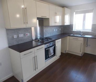 3 bedroom semi-detached house to rent - Photo 1
