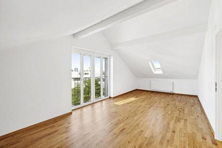 frisch sanierte Dachwohnung in ruhiger Liegenschaft - Photo 5