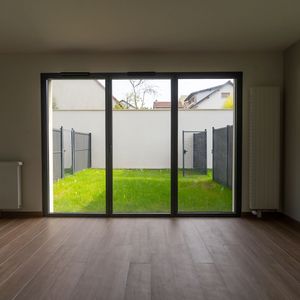 STUDIO en REZ DE JARDIN - SARTROUVILLE, - Photo 2