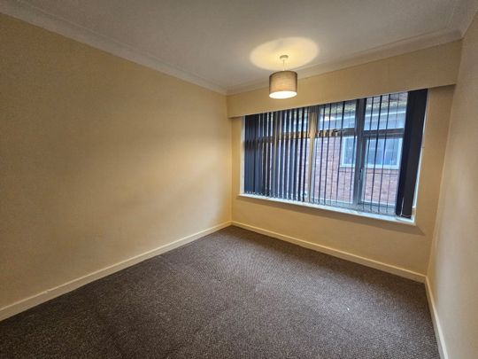 1 Bed Flat, Albert Avenue, M25 - Photo 1
