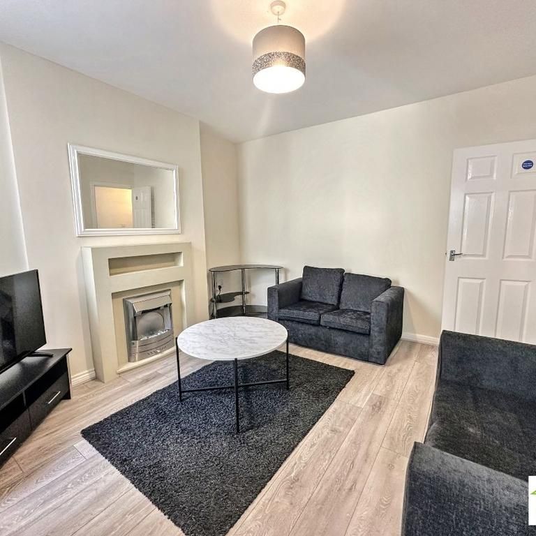 1 bedroom in a house share to rent - Photo 1