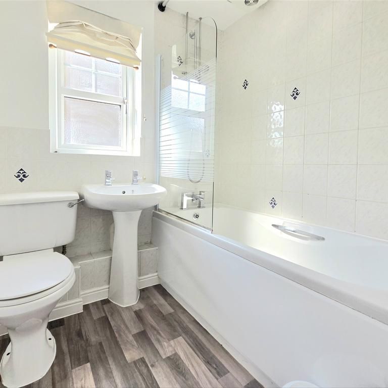 2 bedroom semi-detached house to rent - Photo 1