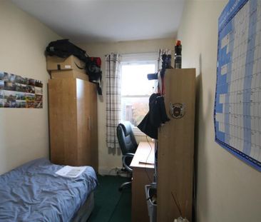 6 bedroom private hall to rent - Photo 3