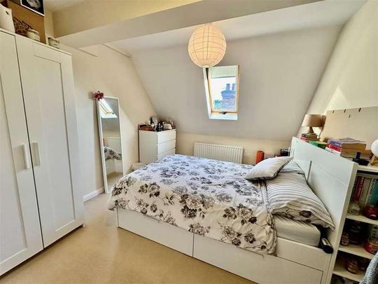 Hersham Road, Walton On Thames, KT12 - Photo 1