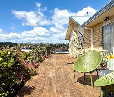 Elevated and peaceful, with Mount views from your deck - Photo 2
