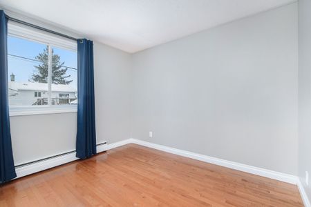 For Lease - 1513 QUEENSWOOD Crescent, Orleans - Cumberland and Area, Ontario - Photo 2