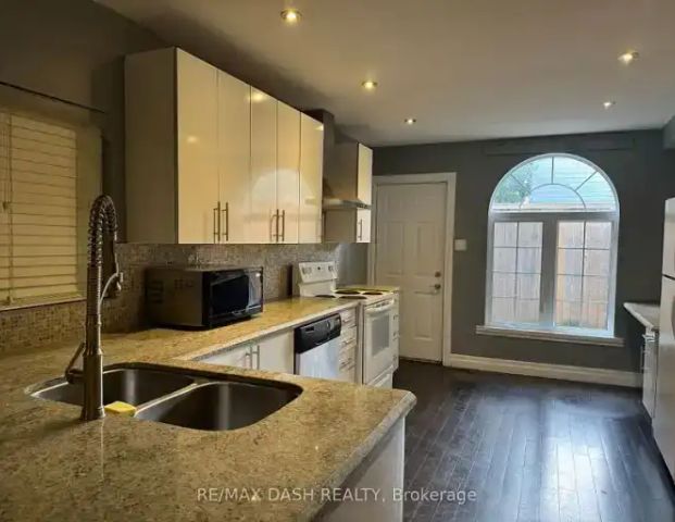 1531 Queen Street East #MAIN | 1531 Queen Street East, Toronto - Photo 1