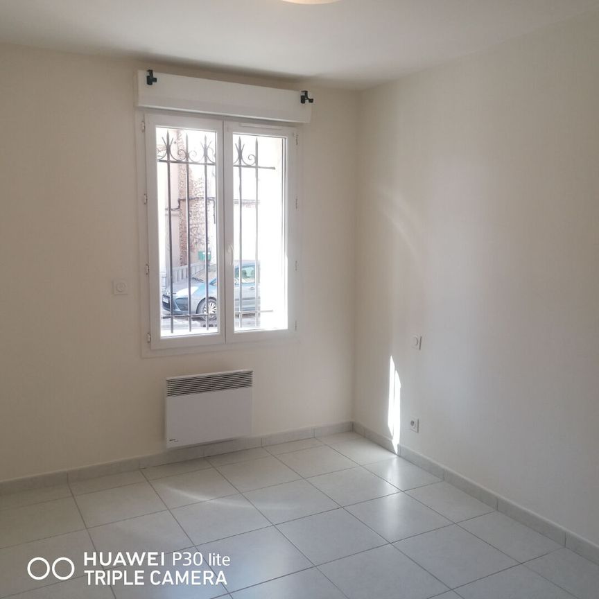 Location Appartement 3 pièces 56m² CHATEAURENARD 13160 - Photo 1