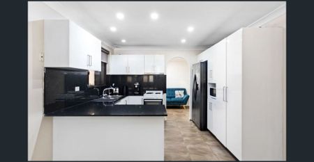 3 Bedroom Family Home - Photo 4